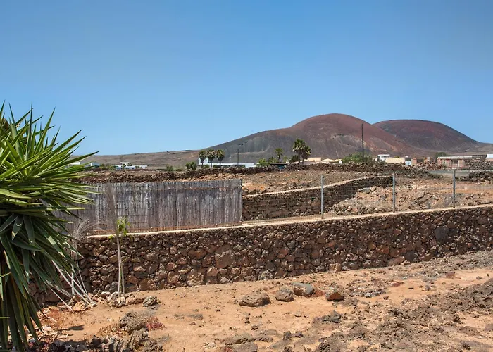 Dharma- Casa Con Encanto * La Oliva